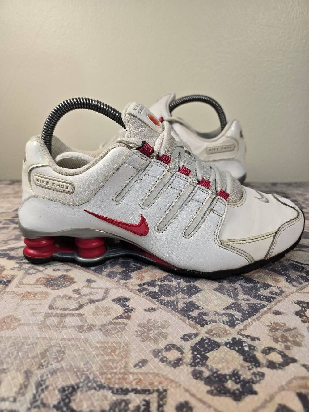 Nike Shox NZ Pink Women’s Running Shoes 7.5 6Y 2011